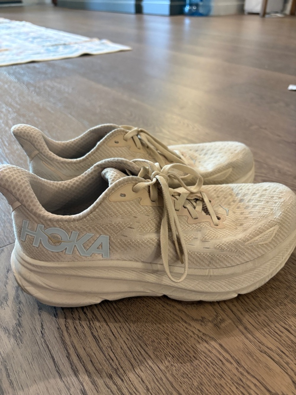Women’s tan Clifton Hokas - Picture 4 of 5